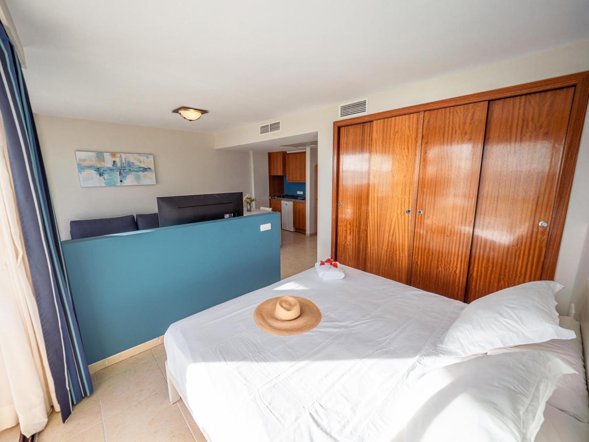 Prope Mare Apartamentos กาลามิยอร์ ภายนอก รูปภาพ