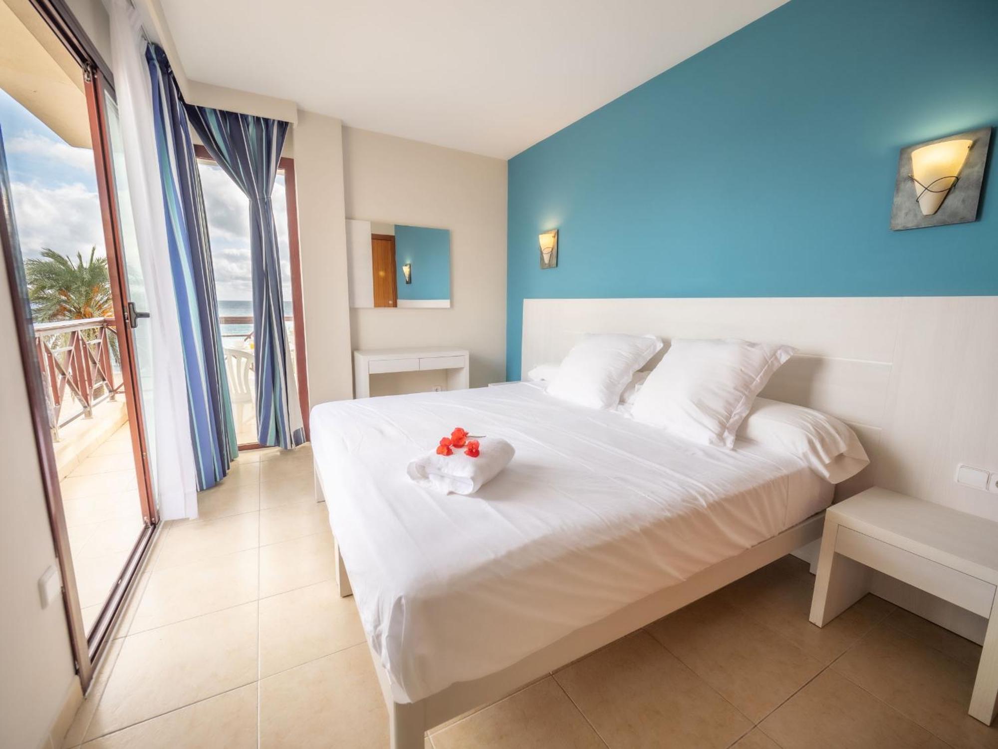 Prope Mare Apartamentos กาลามิยอร์ ภายนอก รูปภาพ