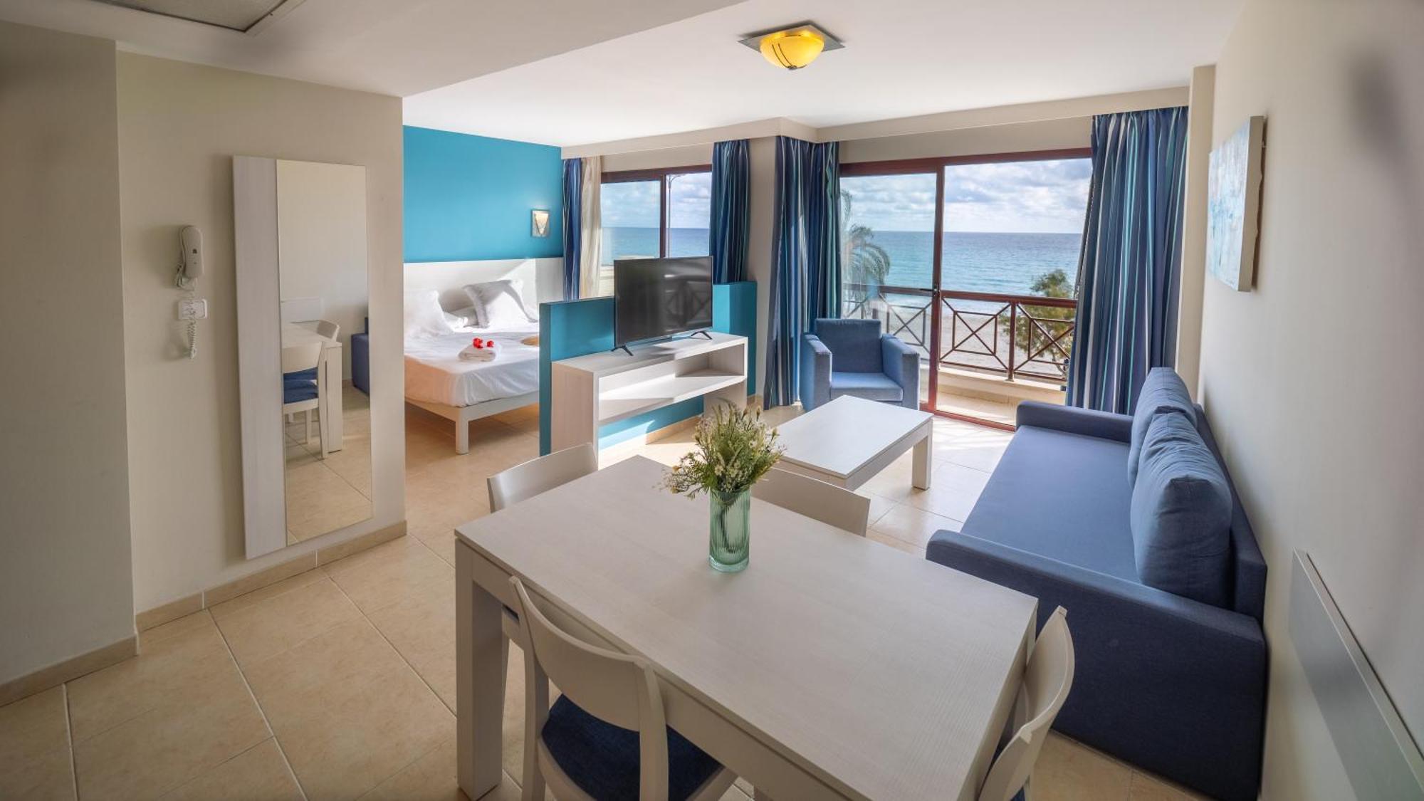 Prope Mare Apartamentos กาลามิยอร์ ภายนอก รูปภาพ
