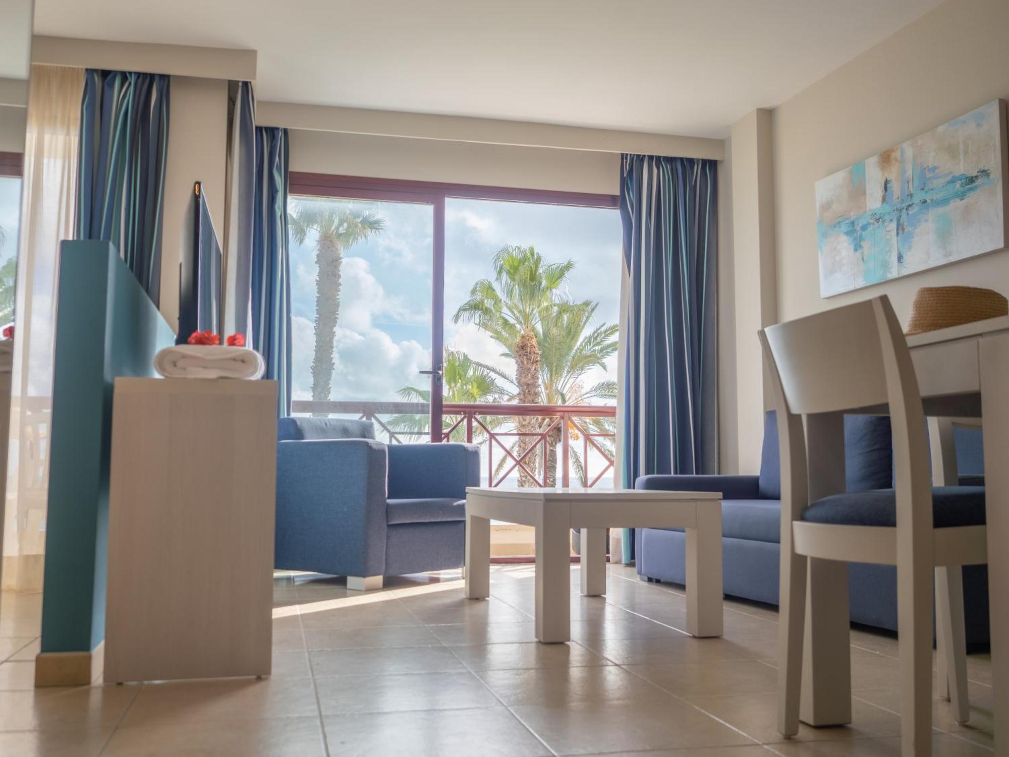 Prope Mare Apartamentos กาลามิยอร์ ภายนอก รูปภาพ