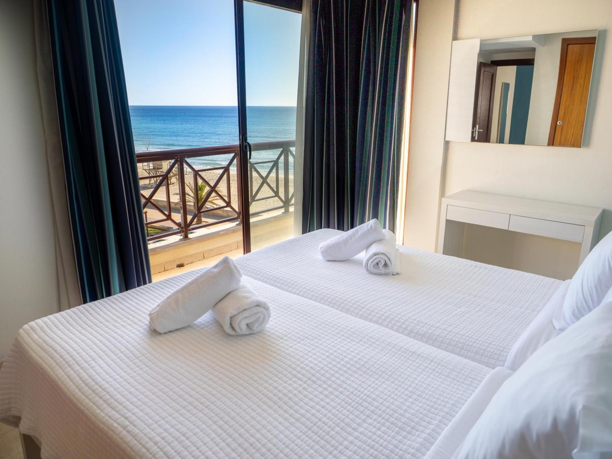 Prope Mare Apartamentos กาลามิยอร์ ภายนอก รูปภาพ