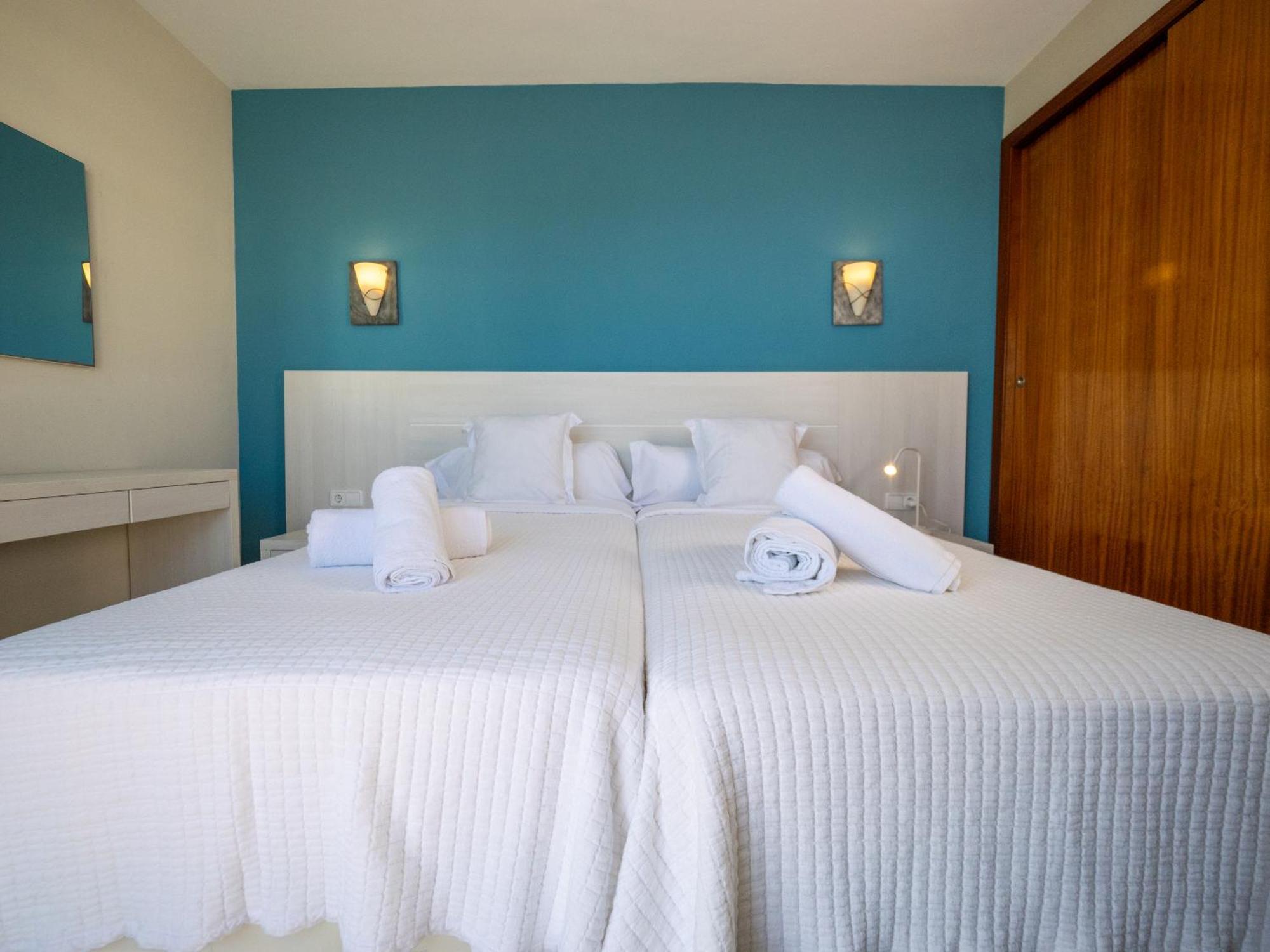 Prope Mare Apartamentos กาลามิยอร์ ภายนอก รูปภาพ